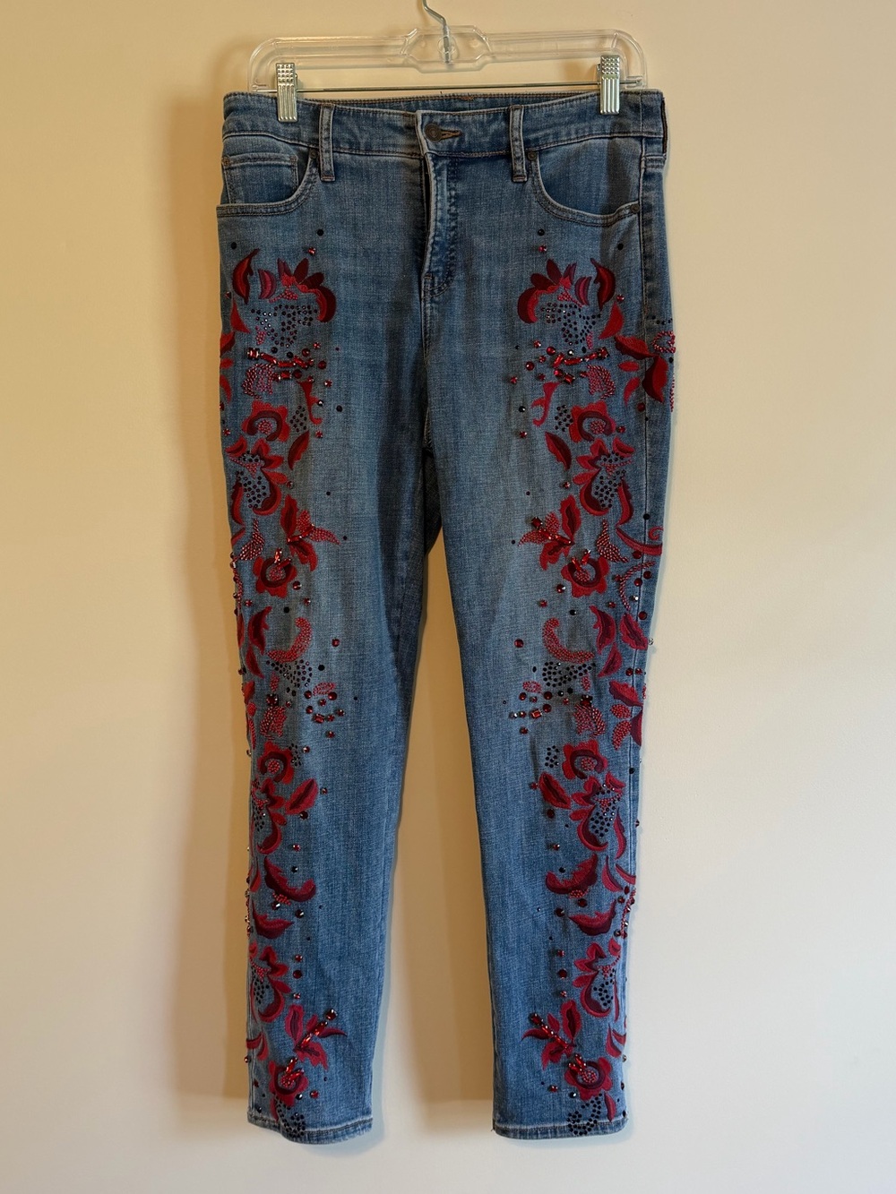 Chico's Beaded & Embroideted Tapered Ankle Jeans w Red Floral Design Size 4R